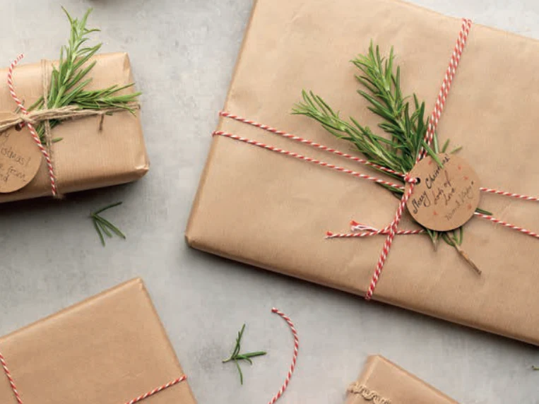 SUSTAINABLE GIFT WRAPPING